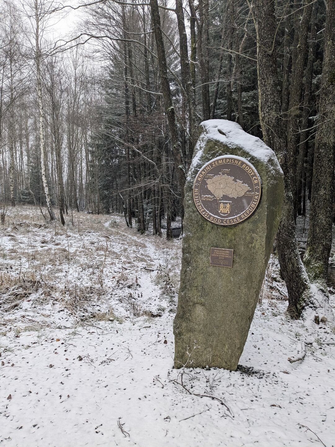 Südlichster Punkt Tschechiens. Markierungstein mit Plakette.