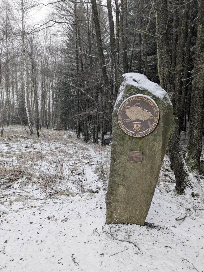 Südlichster Punkt Tschechiens. Markierungstein mit Plakette.