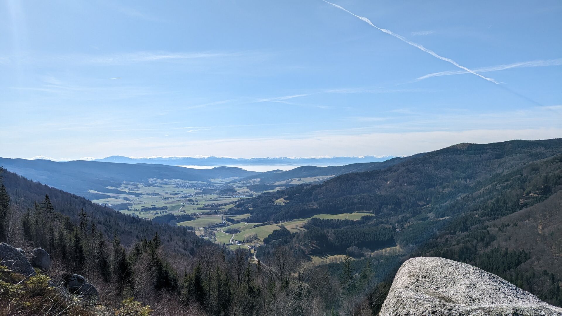 Yspertal und Nebelmeer im Alpenvorland.
