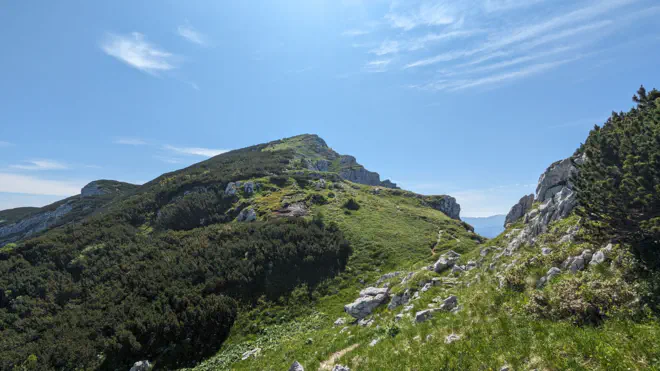 Gipfel des Dürrensteins von der Ferne beim Aufstieg.