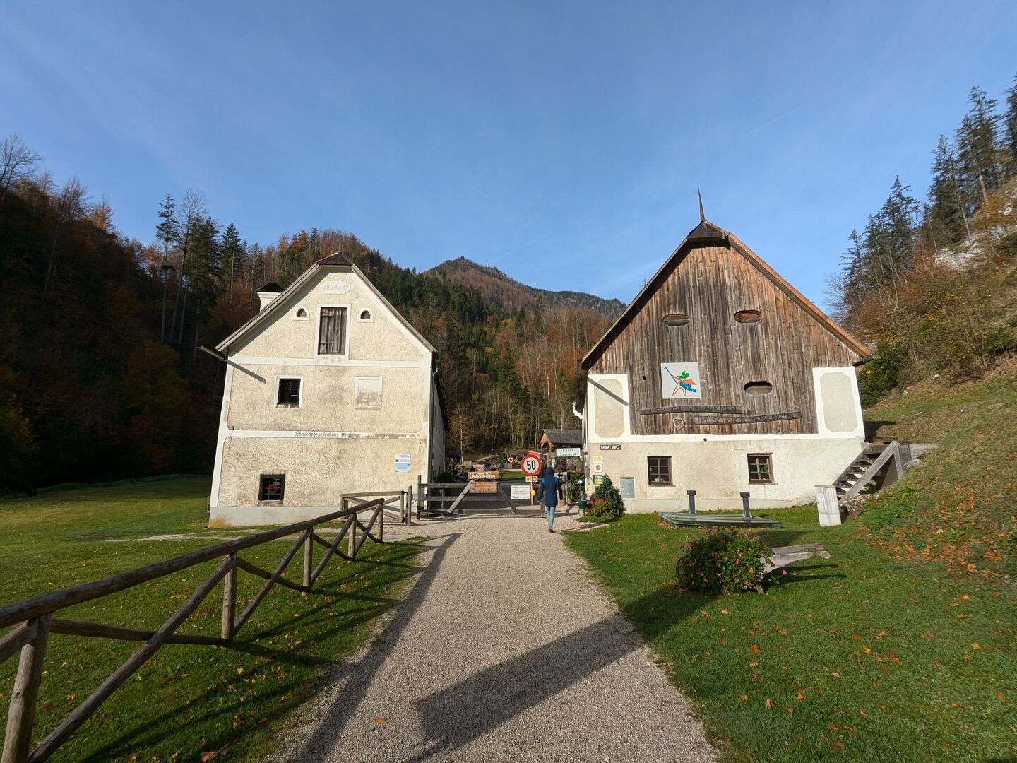 Schmiedegesellenhaus im Mendlingtal unterhalb von Lassing.