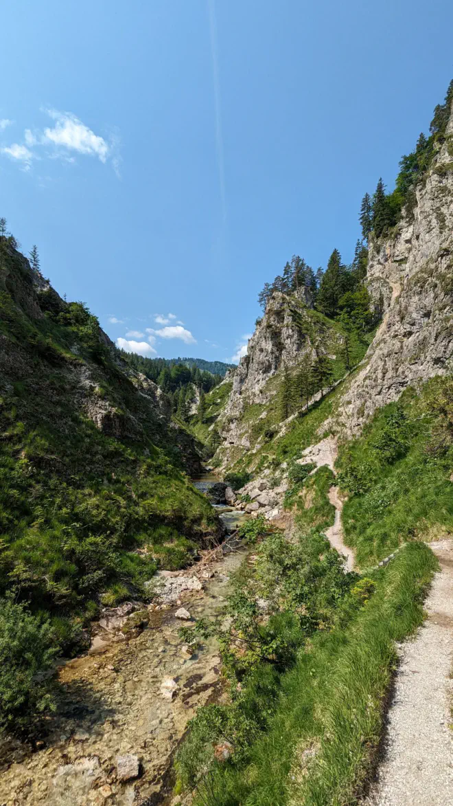 The trail continues through the Ötschergraben.