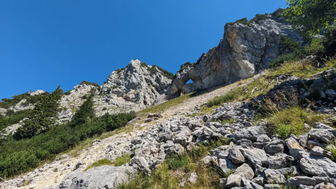 Felsformation Luckerte Mauer auf dem Weg zur Tieflimauer.