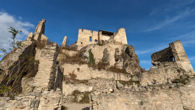 Die Ruine Dürnstein im Herbst.
