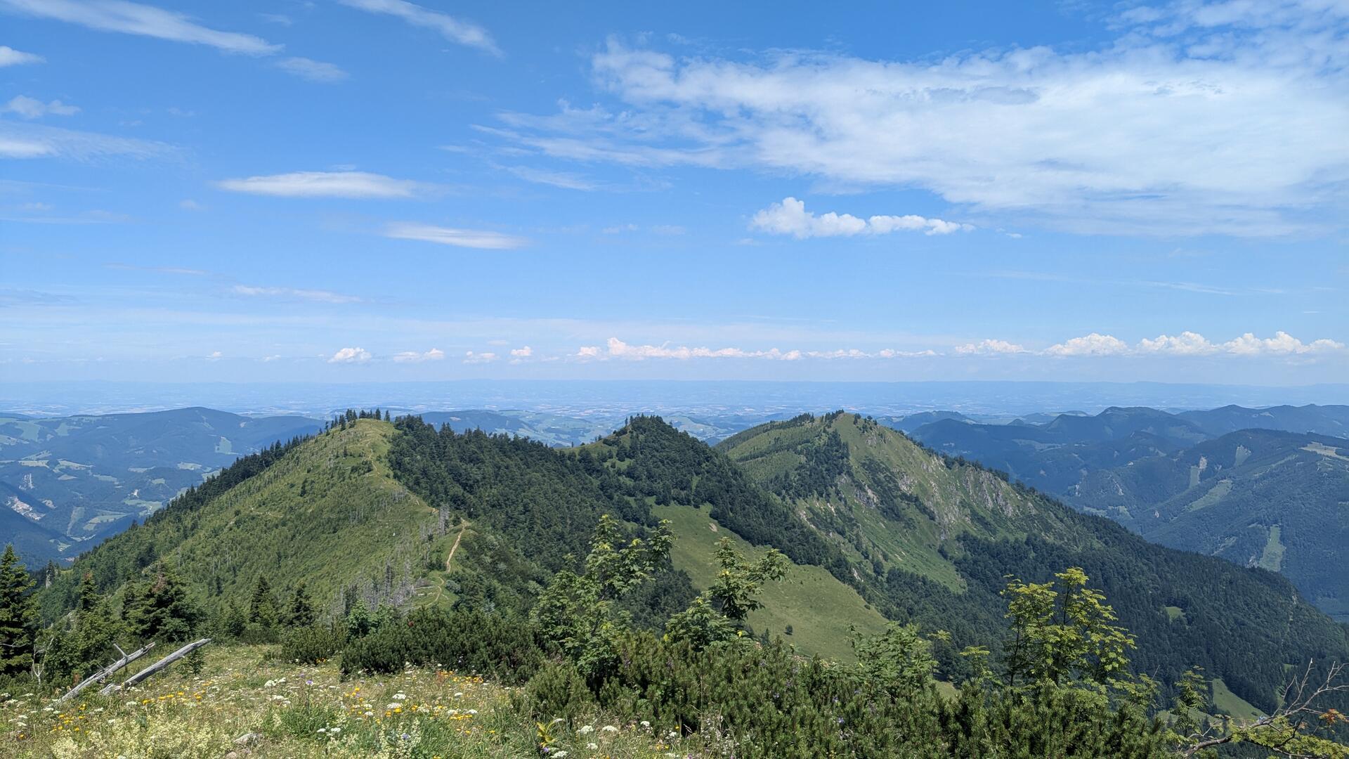 View back from Almkogel to the climbed mountains.