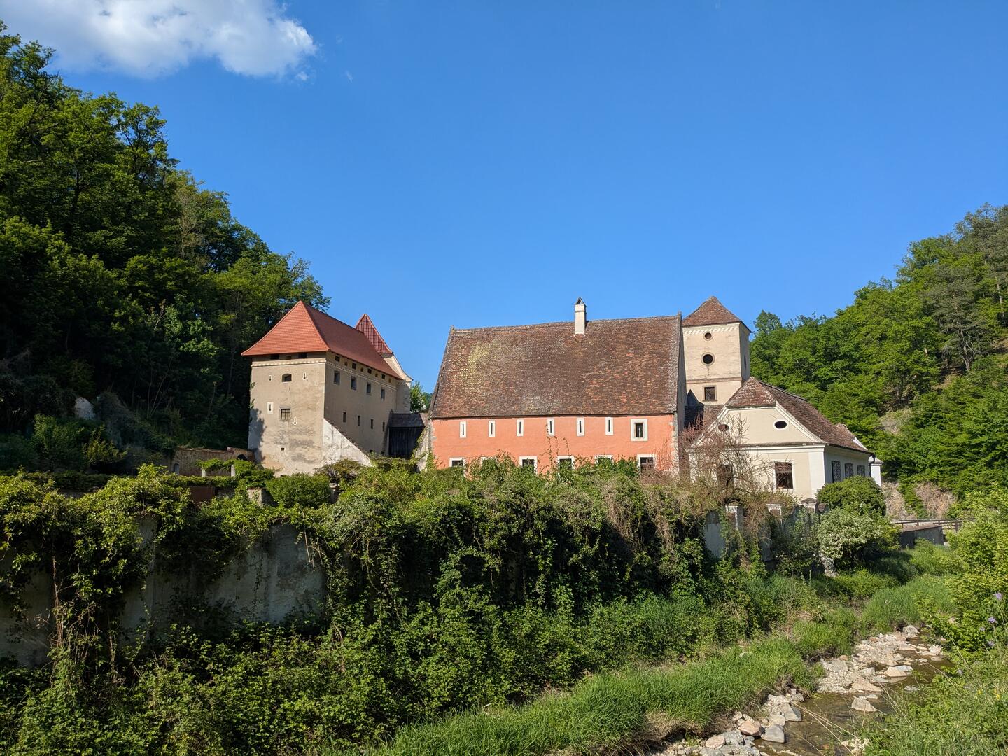 Aggsbach Charterhouse. Farm building with garden.