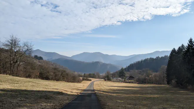 Rückblick nach Aggsbach Markt zum Dunkelsteiner Wald.