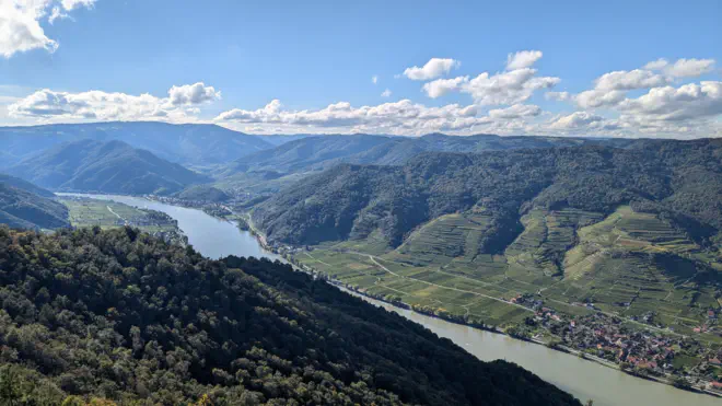 Ausblick von Seekopf. Spitz und Jauerling.